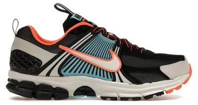 Image de Nike Zoom Vomero 5, coloris Blue Glaze et Total Orange (pour femmes) - Taille EU 37,5