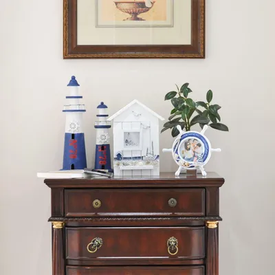 Image de Porte-manteau mural en bois pour les clés et les petits accessoires dans un style méditerranéen