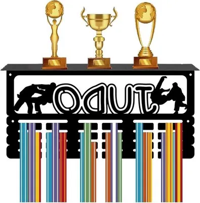 Zdjęcie produktu dla Ekspozytor na medale sportowe z tablicą na trofea i haczykami – ponad 70 medali – odznaki judo