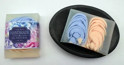 Produktbild von GKA Naturseife Duftseife Maiglöckchen handgemacht Seife mit Ölivenöl handgefertigt mit Banderole Marmor lange anhaltender Duft