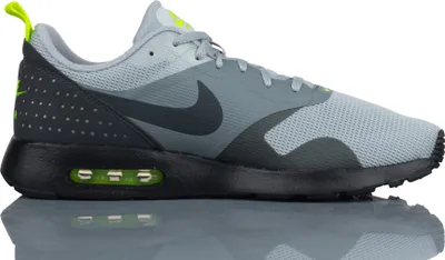 Productafbeelding van Nike Air Max Tavas schoenen, modelnummer 705149015