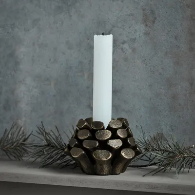 Produktbild von Kerzenhalter Pine Cone aus antikem Messing