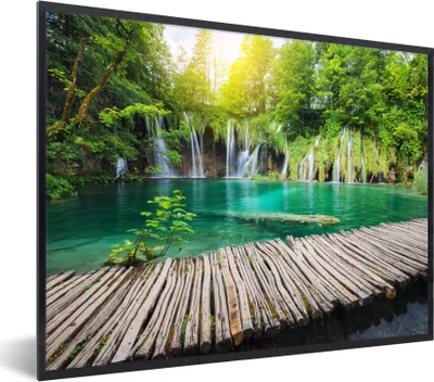 Produktbild von MuchoWow® Gerahmtes Poster Brücke - Wasserfall - Natur 80x60 cm - Poster mit Schwarzem Bilderrahmen Wandposter Rahmen Foto Bilder - Schwarzem - Mit Gestell