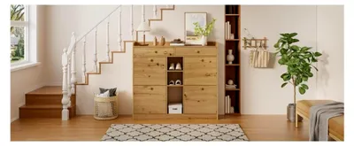 Produktbild von Holzfarbener Schuhschrank mit 4 Klapptüren, 2 Schubladen, 3 offenen Fächern - Perfekt für Flur & Eingangsbereich - 110 x 26 x 100 cm, Platzsparend & Vielseitig