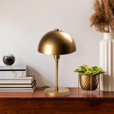 Immagine prodotto di Opviq, elegante lampada da tavolo in metallo, color oro, 20 x 20 x 35 cm | Attacco E14, max. 40 W, cavo da 200 cm con interruttore | Ideale per interni moderni e hotel, IP20.