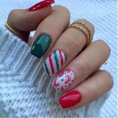 Image de Ongles factices de Noël, rouge et vert, courts, carrés, avec colle, lot de 24