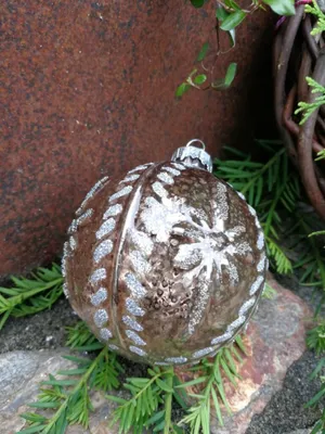 Produktbild von Christbaumkugel Cosmata Blumenornament, hellbraun