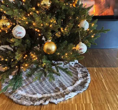Produktbild von Weihnachtsbaumdecke Strick Kuschelig Grau Kariert Kunstfell Christbaumdecke