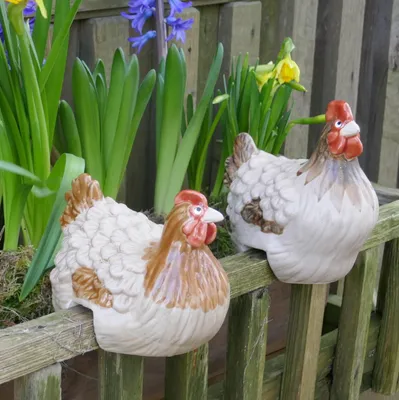 Produktbild von Randhocker Huhn hellbraun 2 Hühner