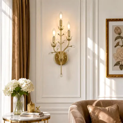 Imagen del producto de Aplique de pared para interior, con casquillo E14, modelo de tres luces. La bombilla no está incluida. Cantidad: 1 unidad