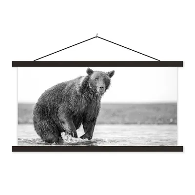 Produktbild von MuchoWow® Textilposter Bär - Fisch - Wasser 90x45 cm mit schwarzem Rahmen - Klemmleisten