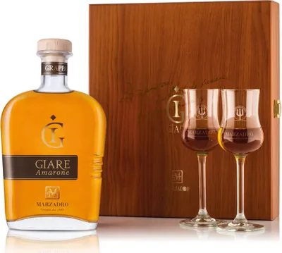 Produktbild von Geschenkset Marzadro Amarone mit 2 Grappa Gläser 0,7 L