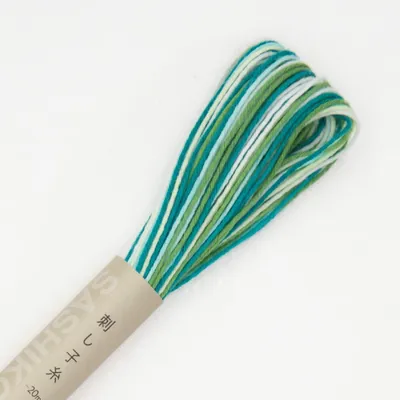 Image de Fil à broderie Sashiko Olympus, en coton, pelote d'environ 20 mètres, couleur 51, finition Bokashi, tons verts, fabriqué au Japon