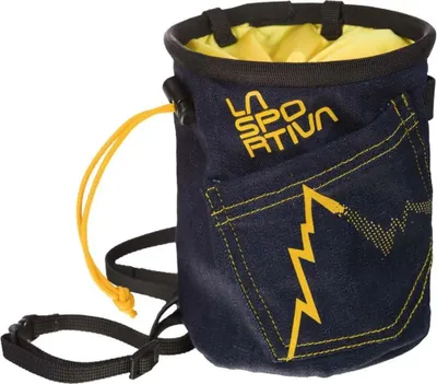 Jeans Chalk Bag von La Sportiva; dunkelblau mit gelben Akzenten und Blitzdesign; geeignet für Klettern.