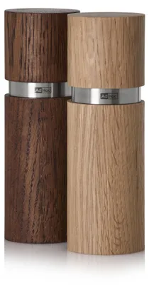 Immagine prodotto di Set da tavola "AdHoc" per macinino di pepe e
Caratteristiche:
* Macinino in Vetroceramica CeraCut®
* Materiale: legno di quercia naturale, oliato, finitura chiaro/scuro e acciaio inossidabile
* Diametro: 5 cm
* Altezza: 15 cm