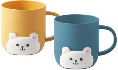 Produktbild von Ibenzoa® Kinder-Zahnbürstenbecher 2er-Set – leichte PP-Kunststoffbecher, kindgerechte Größe mit Griff, Cartoon-Design, ohne Bohren für Zuhause & Reise