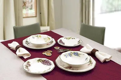 Immagine prodotto di Set di piatti, tazze, ciotole e stoviglie resistenti