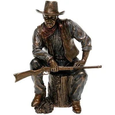 Produktbild von Bronze John Wayne Figur auf Baumstamm sitzend aus Kunstharz