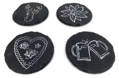 Produktbild von eXODA Weinuntersetzer rund aus Schiefer 4er Set 10,5cm mit Motiven - Hitzebeständig & Pflegeleicht
