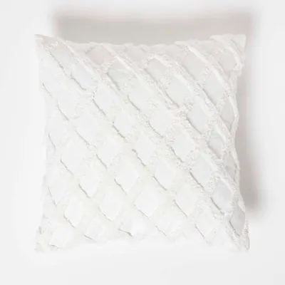 Produktbild von HOMESCAPES Tufted Kissen weiß 45 x 45 cm - Dekokissen mit Rautenmuster