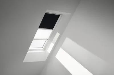 Obrázok produktu pre VELUX Zatemňovacia roleta na strešné okno manuálna DFD SK10 3009SWL čierna