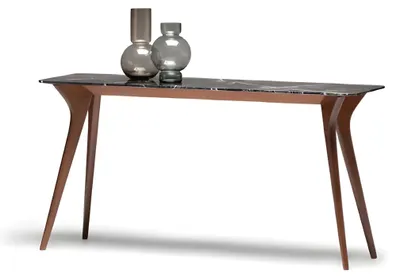 Productafbeelding van Die elegante, hoge console verfraait de hal, zonder deze te vol te maken.
