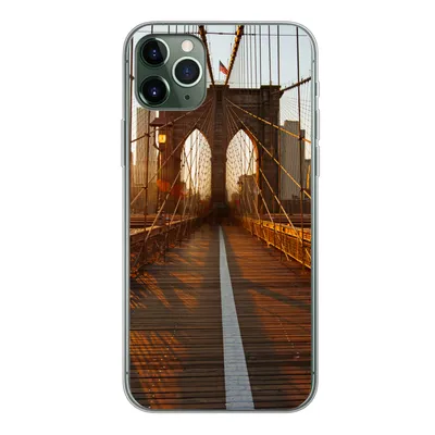 Produktbild von MuchoWow® Handyhülle Schutzhülle Hülle für iPhone 11 Pro Max Brooklyn Bridge in New York bei Sonnenuntergang Silikon Softcase Handy Hülle - Schutz