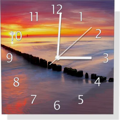 Produktbild von Wallario Design Wanduhr Farbenspiel im Himmel - Sonnenuntergang am Strand aus Aluverbund, Größe 30 x 30 cm