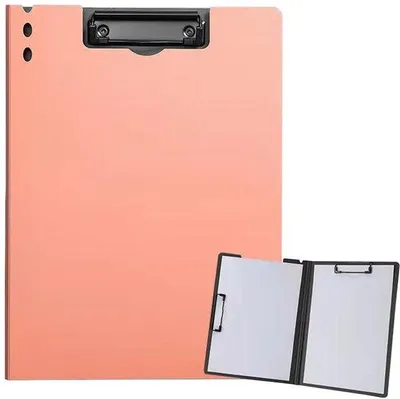 Imagen del producto de Ibenzoa®: Pizarra de clip A4 de polipropileno (31,5 x 22,5 cm) con doble clip y grapadora metálica de alta calidad, giratoria 360°, ligera (200 g)