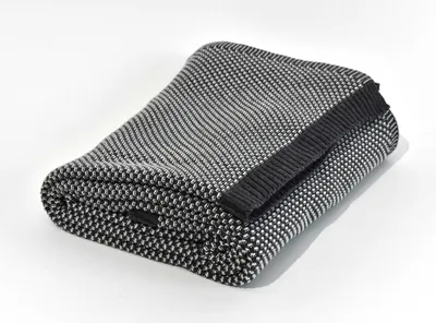 Produktbild von nielsen HOME Wohndecke Akira gestrickt, 150x200 cm, Dunkelgrau/Creme Weiß, 100% Baumwolle, Strick, ® Standard 100