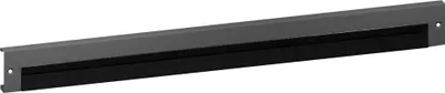 Produktbild von Rittal VX Sockelblende VX 8660095 m.Bürstenleiste f.B/T:1200 mm 1=2