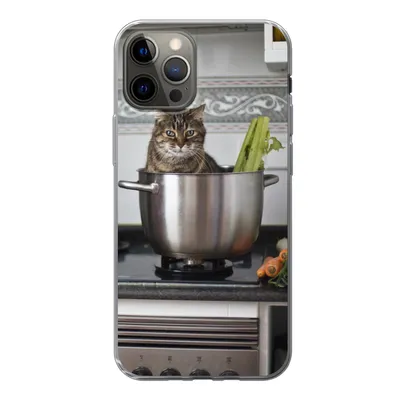 Produktbild von MuchoWow® Handyhülle Schutzhülle Hülle für iPhone 13 Pro Katze - Pfanne - Küche Silikon Softcase Handy Hülle - Handy-Tasche