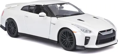 Immagine prodotto di Bburago 1:24 Nissan GT-R Metallic White 18-21082