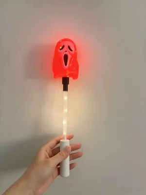 Produktbild von Halloween-Geister-Leuchtstab, 32–40 cm, 10 LEDs, 3 Lichtmodi, batteriebetrieben – Rot