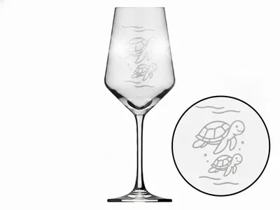 Produktbild von Exoda Weinglas Baby Schildkröte Gravur 1 Stück 350ml spülmaschinenfest