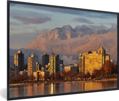 Produktbild von MuchoWow® MuchoWow® Gerahmtes Poster Stadtbild mit Grouse Mountain im Hintergrund in Kanada 90x60 cm - Poster mit zchwarzem Bilderrahmen - Fotorahmen - Foto-Plakat