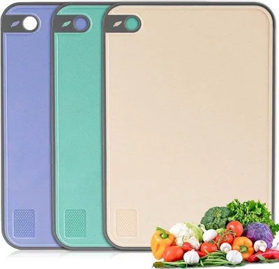 Immagine prodotto di Tagliere di plastica spesso reversibile Set di 3 - Tagliere da cucina con pozzo di succo e manico - Tagliere antibatterico per la colazione - Pressa aglio - Per frutta verdura carne - 35 × 23 cm