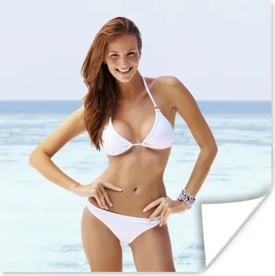Produktbild von MuchoWow® Poster Eine junge Frau in einem weißen Bikini posiert für die Kamera 50x50 cm - Wohnzimmerdekoration