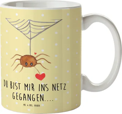 Produktbild von Mr. & Mrs. Panda Trinklernbecher Spinne Agathe Liebe - Gelb Pastell - Geschenk, Kindertasse, Kunststoffbecher, Pott, Verliebt, Liebesgeschenk, Liebesbeweis, Mehrwegbecher