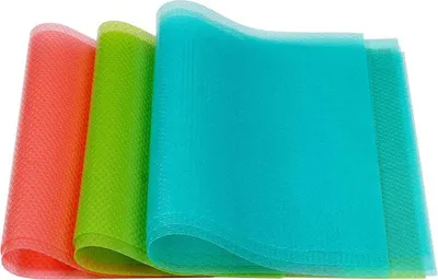 Produktbild von Kühlschrankmatten – 9er Set aus Silikon – 45 x 29 cm – in 3 Farben – vielseitig einsetzbar