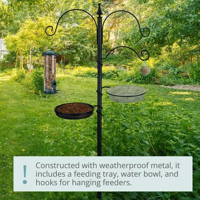 Image de Station d'alimentation pour oiseaux Unyqoos® en métal résistant aux intempéries, réglable en hauteur jusqu'à 195 cm, avec plateau d'alimentation (grille à mailles fines) et bain pour oiseaux, dimensions : 20 x 53 x 195 cm, avec 3 crochets
