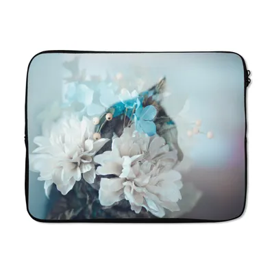 Produktbild von MuchoWow® Laptop Hülle 14 ZollKatze - Blume - Blau Laptoptasche - Laptoptasche - Stoßsicher - Schutzhaube