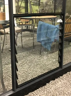 Produktbild von Juliana Lamellenlüfter inkl. Glas für Gewächshaus Compact schwarz