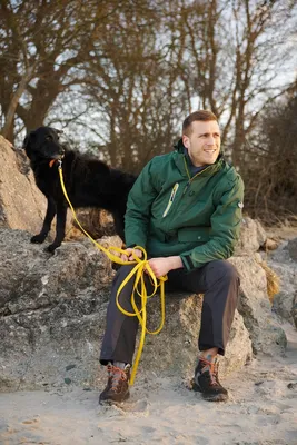 Produktbild von Owney Trusty 2 in 1 Jacke Dunkelkhaki XXS wetterfest Hundehalter Wanderjacke wasserabweisend atmugsaktiv mit vielen Taschen