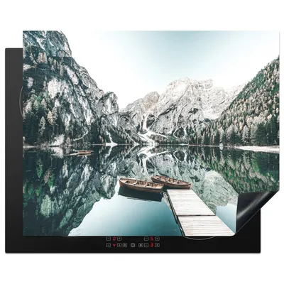 Produktbild von KitchenYeah© Herdabdeckplatte Landschaft - Boot - Winter - Berge , 65x52cm, Küche Deko, Glaskeramikkochfeld Herdabdeckung, Abdeckplatte fùr Kochfeld