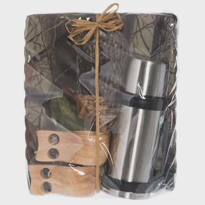 Produktbild von Camping-Set mit Thermoskanne, Holzbechern und Schaumstoffmatten