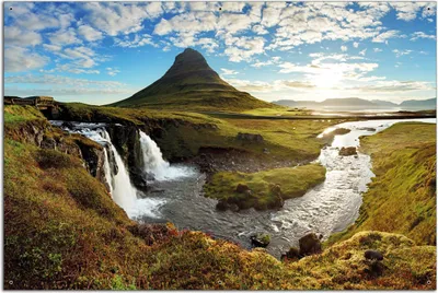Produktbild von Wallario Outdoor-Poster für Garten oder Balkon, Motiv Island Panorama Fluss  Berge und blauer Himmel, in ca. 61 x 91,50 cm