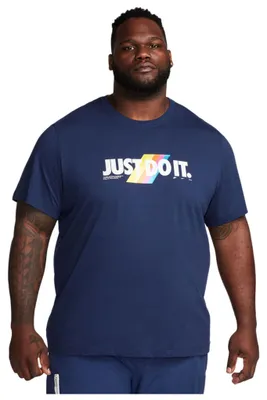 Immagine prodotto di Maglietta a maniche corte Nike Sportswear da uomo, taglia M