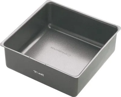 Produktbild von Famanu Kuchenform quadratisch 26 cm mit Antihaftbeschichtung und Silikongriffen