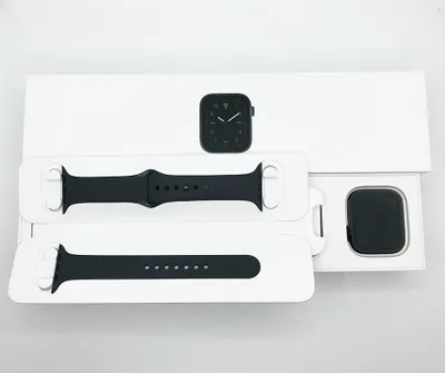 Produktbild von Apple Watch Series 5, OLED, Touchscreen, 32 GB, WLAN, GPS, 36,7 g